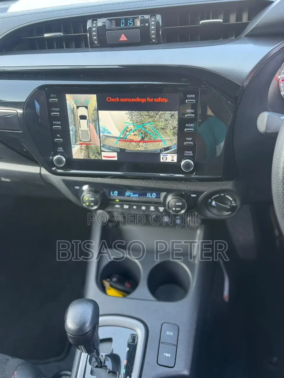Toyota Hilux 2023 White