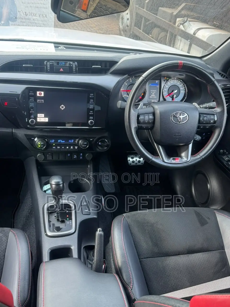 Toyota Hilux 2023 White
