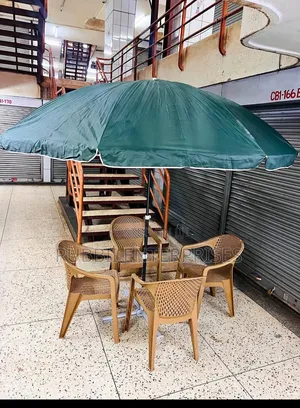 Round Patio Umbrella With Four Chairs