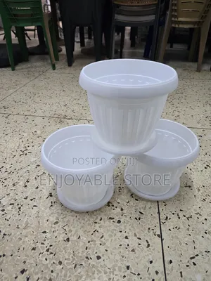 Pantomime Small Plastic Flower Pots Plastic Flower Pots