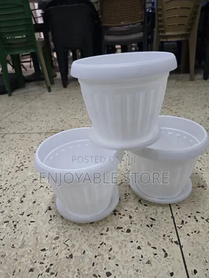 Pantomime Small Plastic Flower Pots Plastic Flower Pots