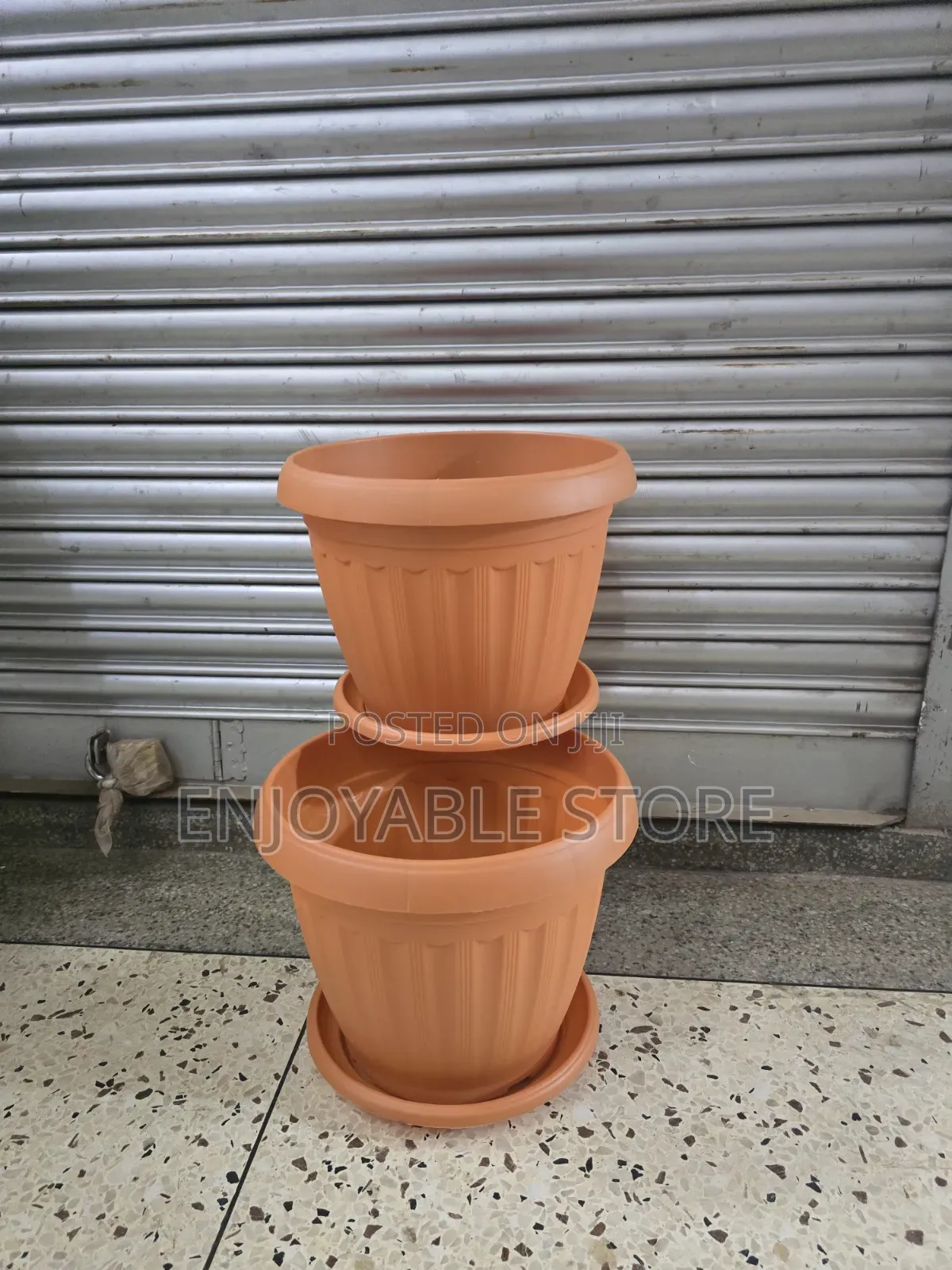 Medium Size Plastic Flower Pots