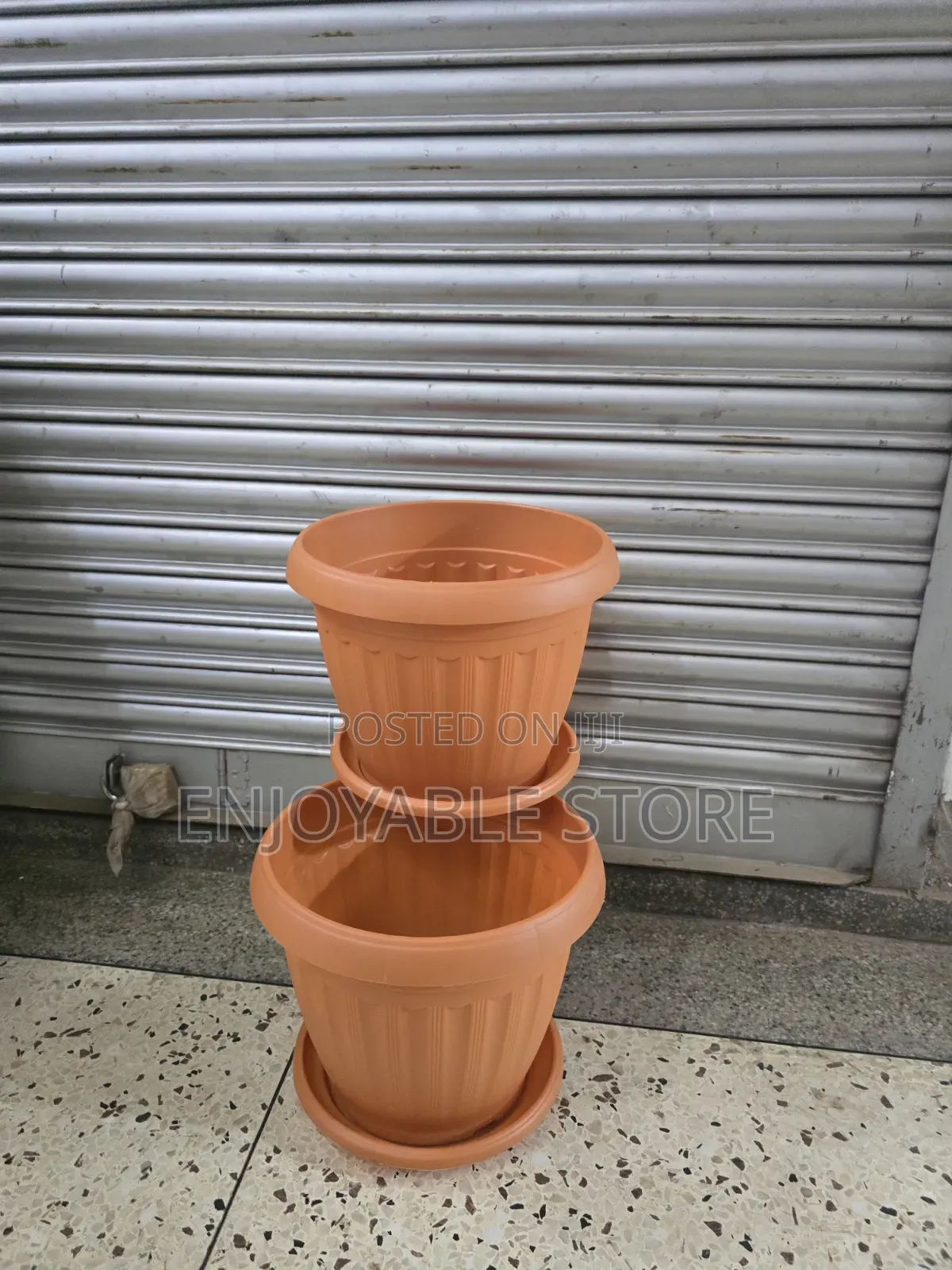 Medium Size Plastic Flower Pots