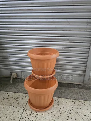 Medium Size Plastic Flower Pots