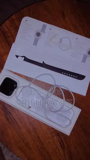 Apple Watch SE 44MM Black