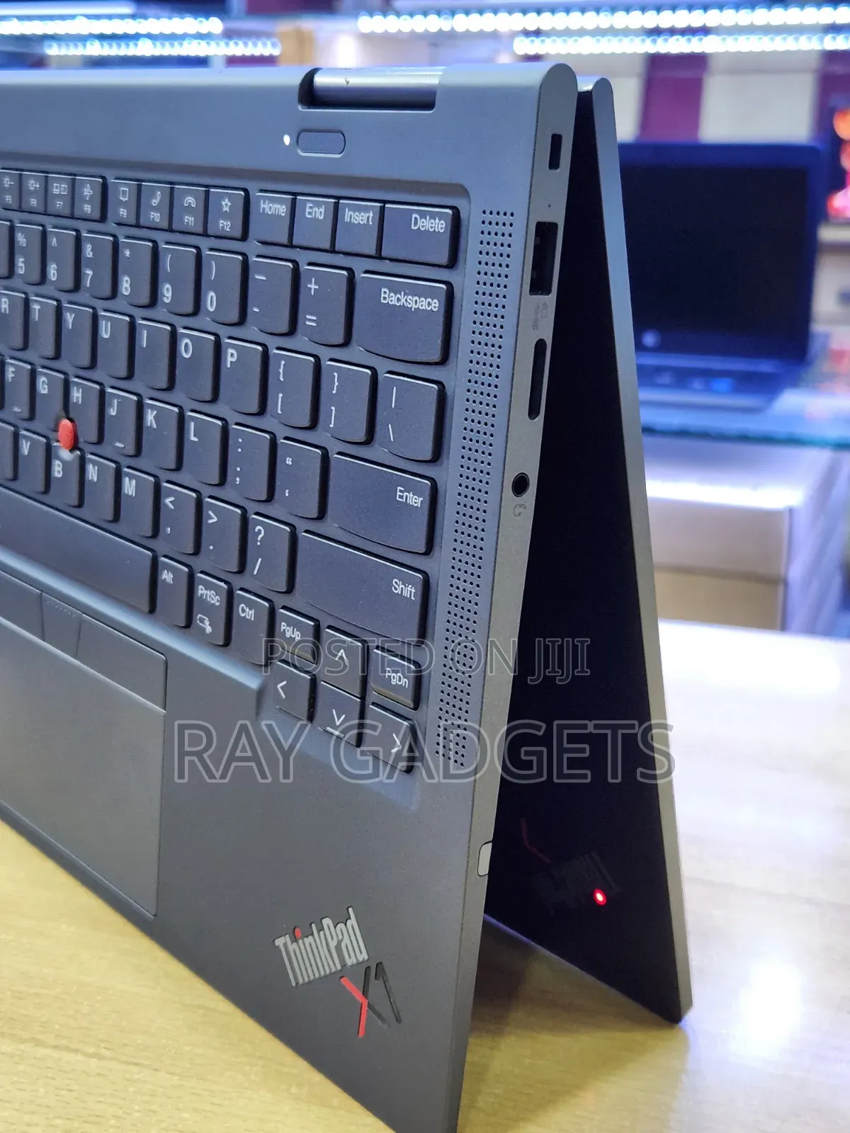 New Laptop Lenovo ThinkPad X1 Yoga Gen 8 32GB Intel Core i7 SSD 512GB