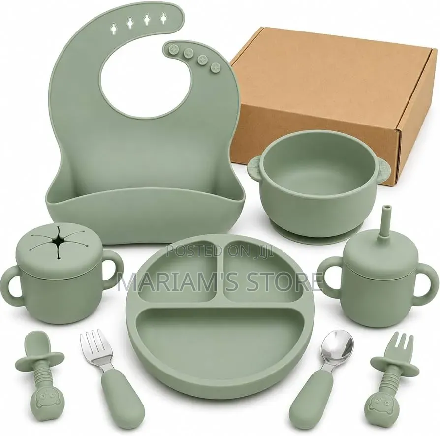 Baby Feeding Set Features a Suction Plate and Bowl, a Bib W