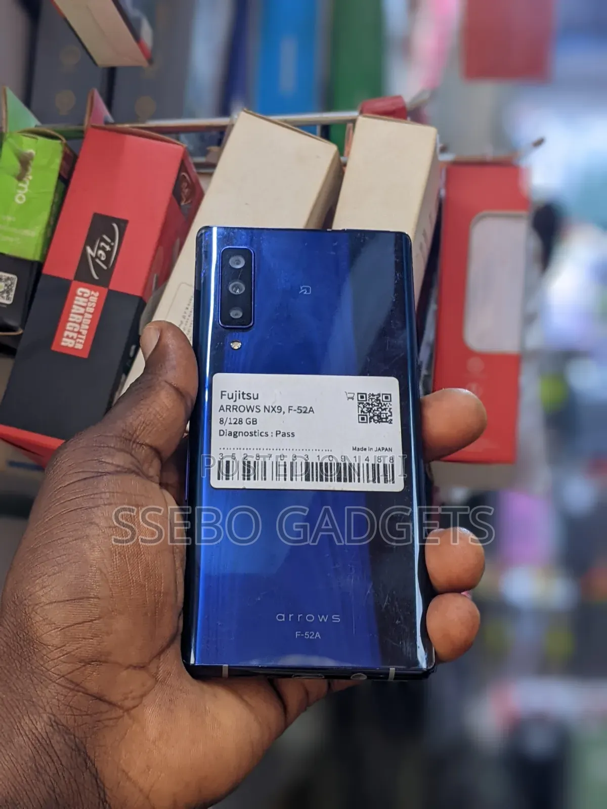 Fujitsu Arrows NX9 F-52A 128 GB Blue