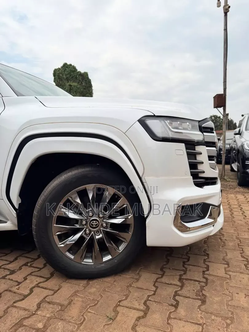 New Toyota Land Cruiser 2024 White