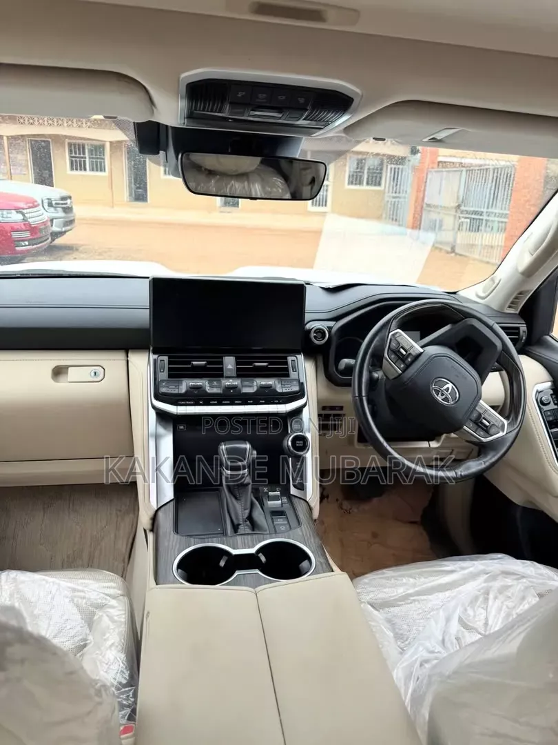 New Toyota Land Cruiser 2024 White
