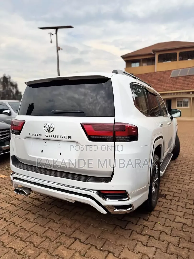 New Toyota Land Cruiser 2024 White