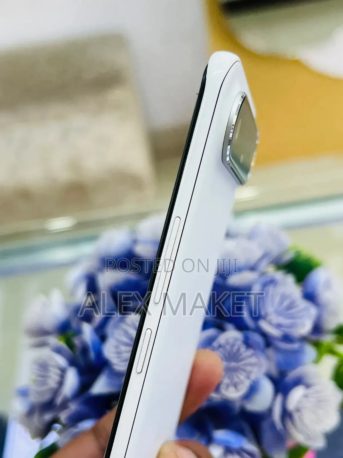 New Tecno Pova 128 GB White