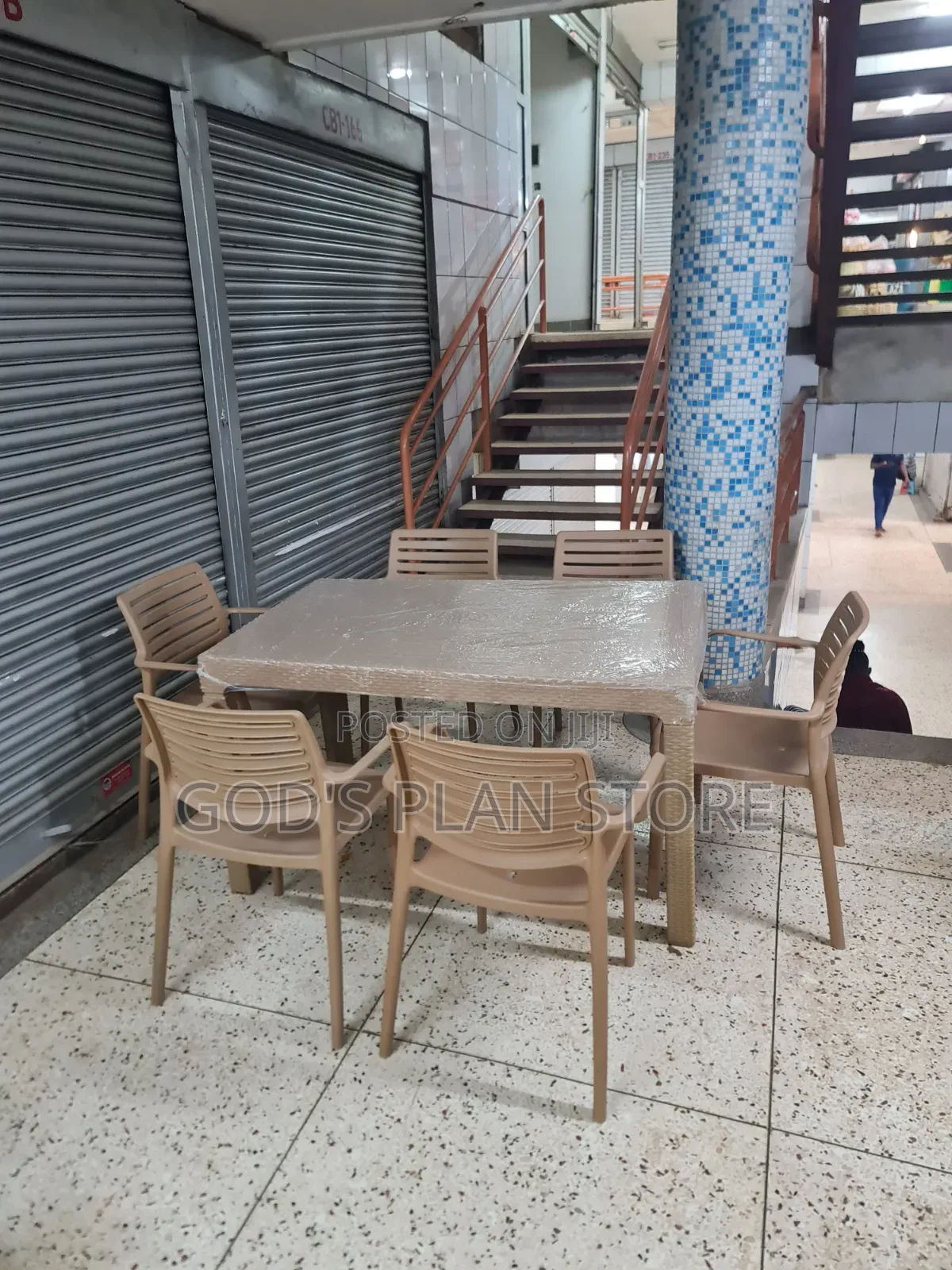 Regal 6 Seater Plastic Table and Chairs Plastic Table and Chairs