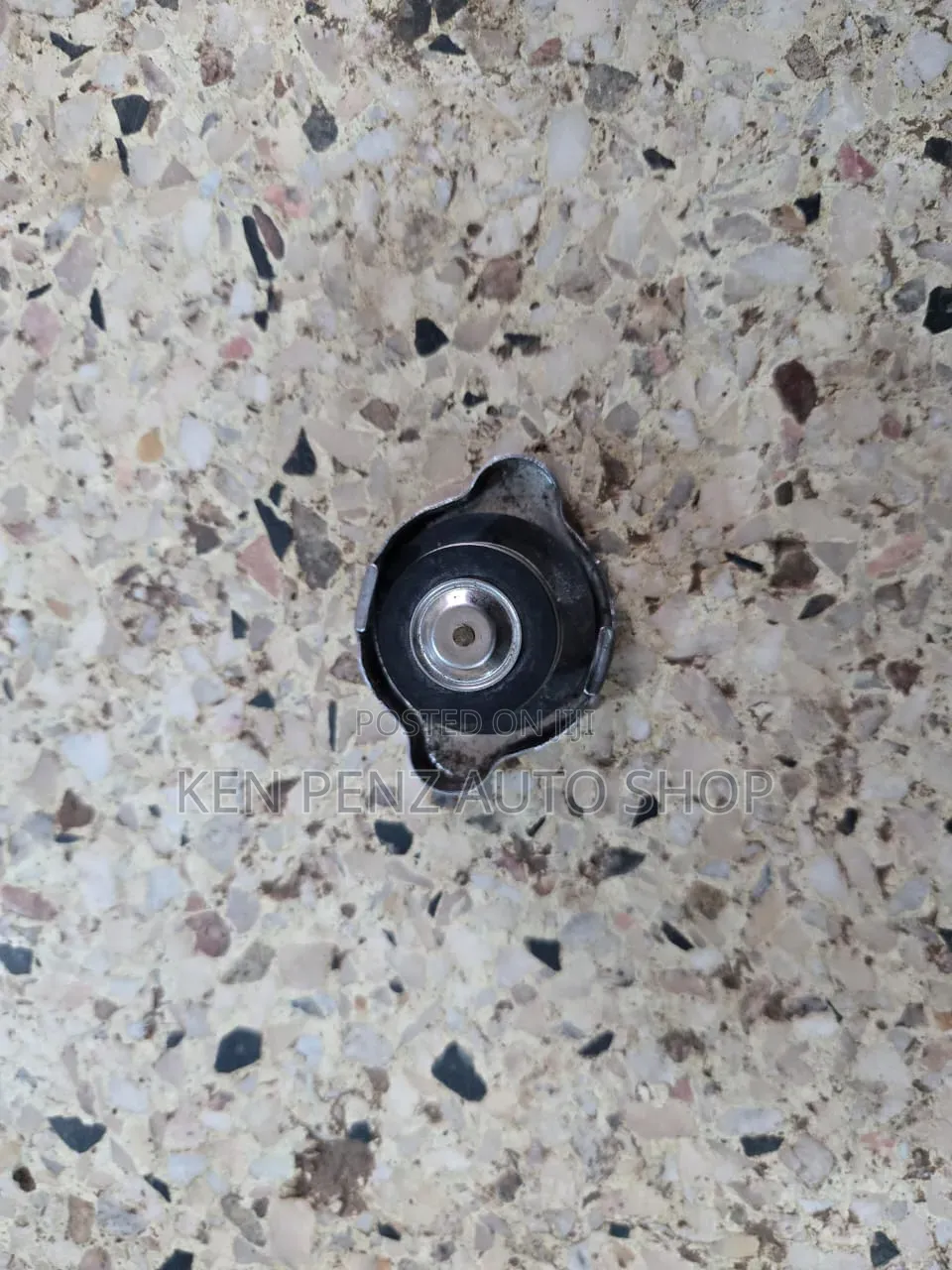 Nissan Radiator Top Cover Cap