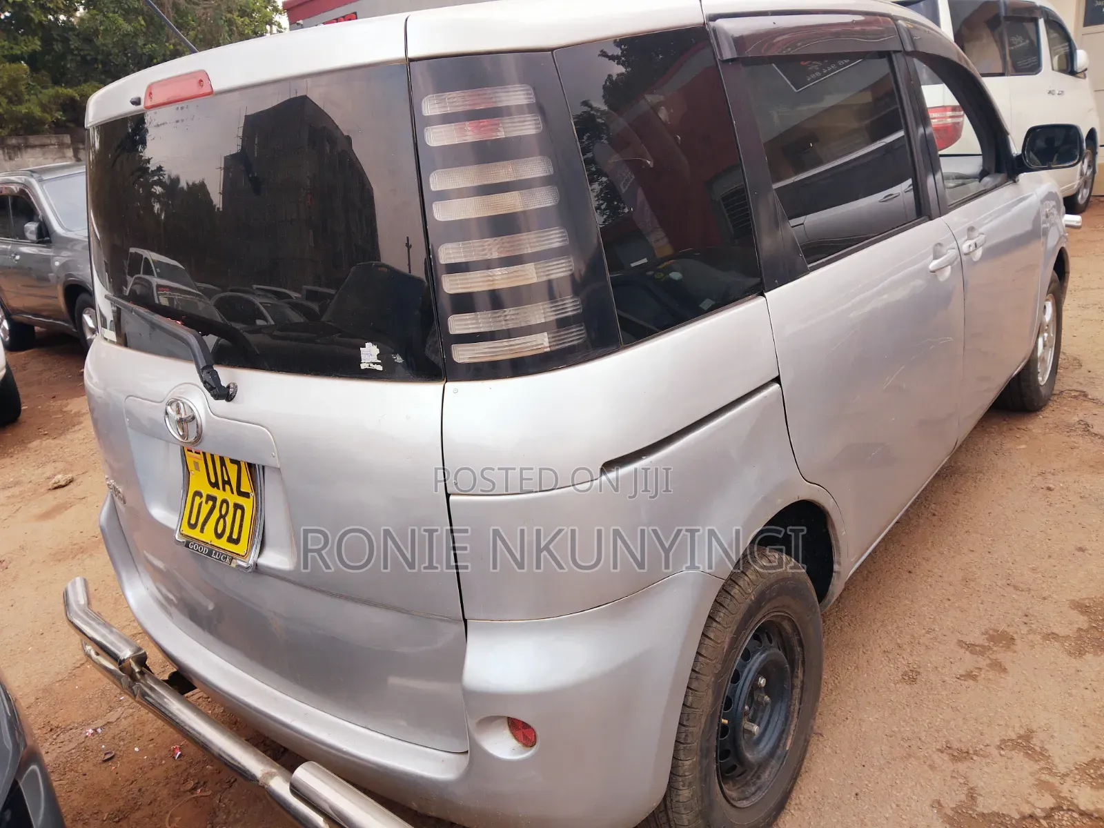 Toyota Sienta 2006 Silver
