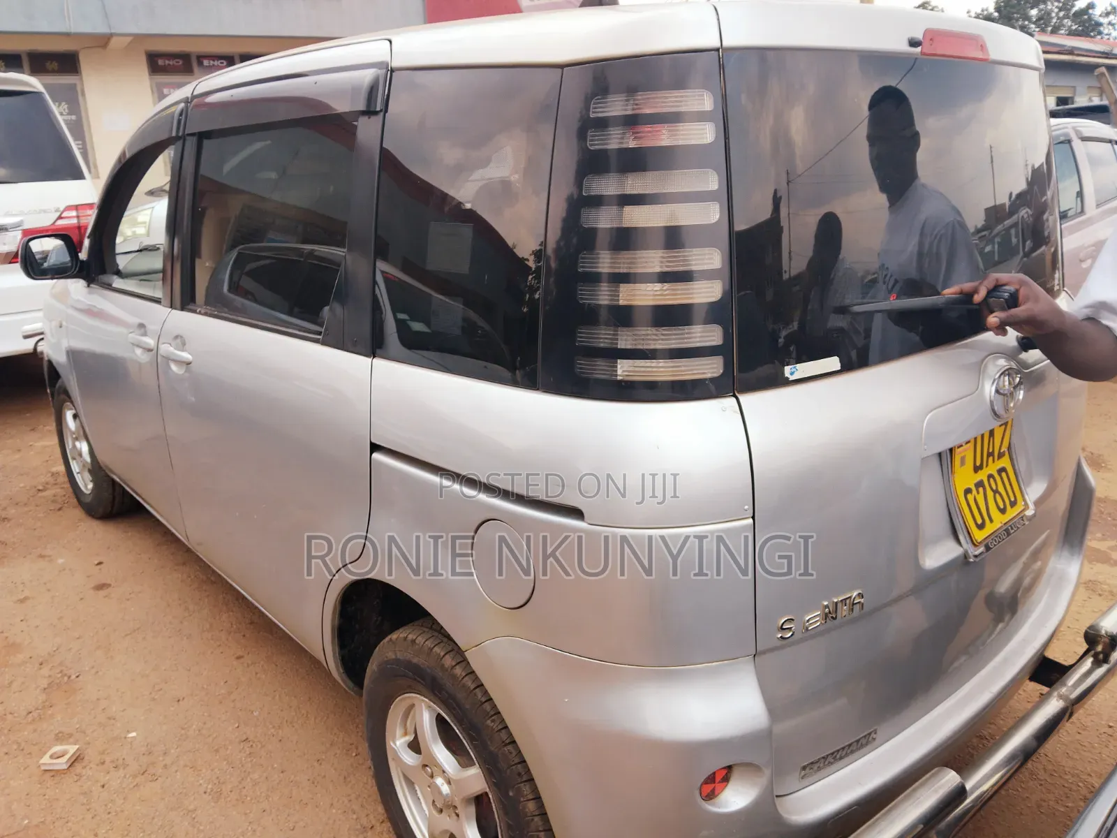 Toyota Sienta 2006 Silver