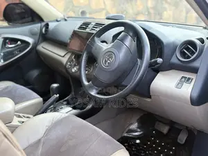 Toyota Vanguard 2012 Black