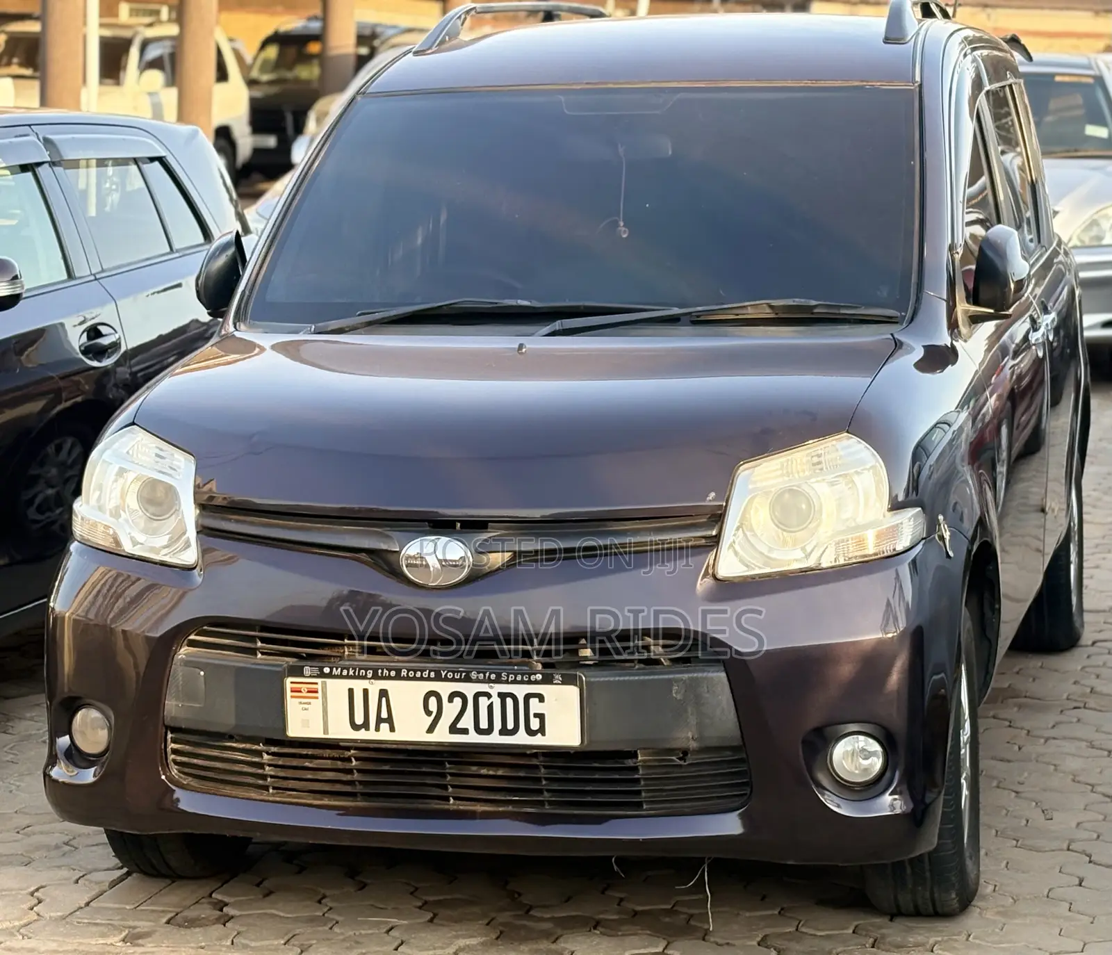 Toyota Sienta 1.5 FWD 2012 Purple