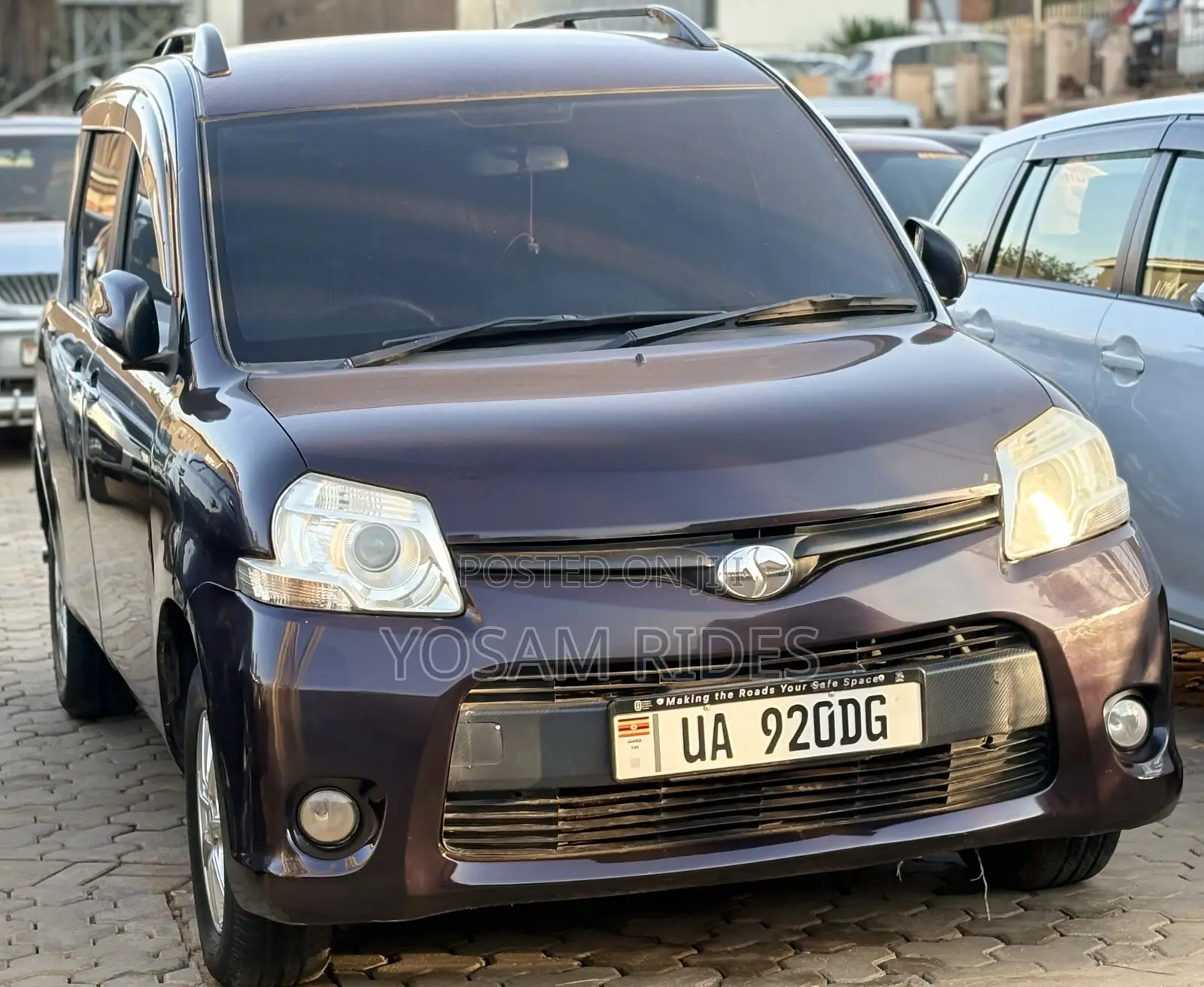 Toyota Sienta 1.5 FWD 2012 Purple