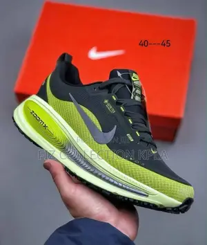 Nike Vomero 18 GORE-TEX Seaweed Running Sneakers