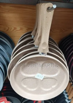 Brown Non Stick 4 Cup Heart Shape Egg Frying Pan.