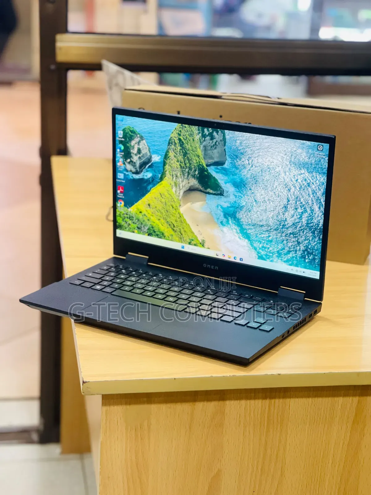 New Laptop HP Omen 15 16GB AMD Ryzen 5 SSD 512GB