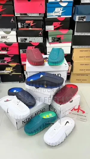 Nikemind Sandals