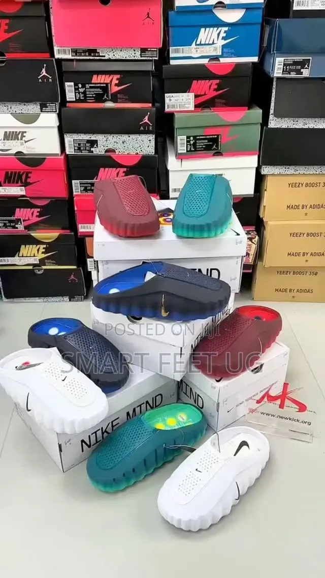 Nikemind Sandals