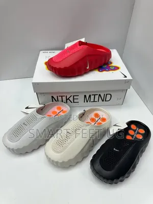 Nikemind Sandals