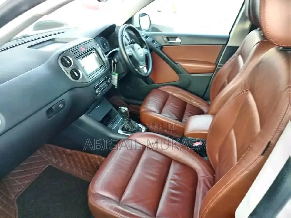 Volkswagen Tiguan S 2011 White