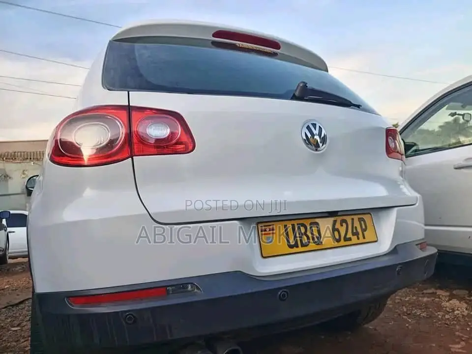 Volkswagen Tiguan S 2011 White