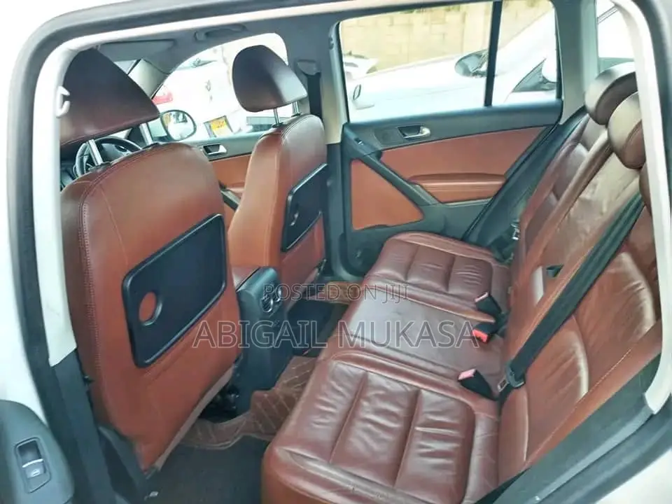 Volkswagen Tiguan S 2011 White