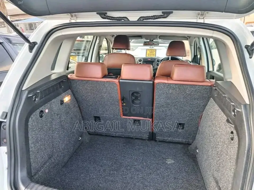 Volkswagen Tiguan S 2011 White
