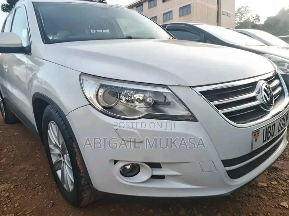 Volkswagen Tiguan S 2011 White