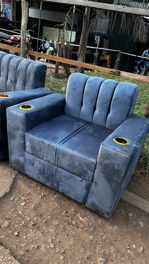 1 Single Sofas / Sofa Available