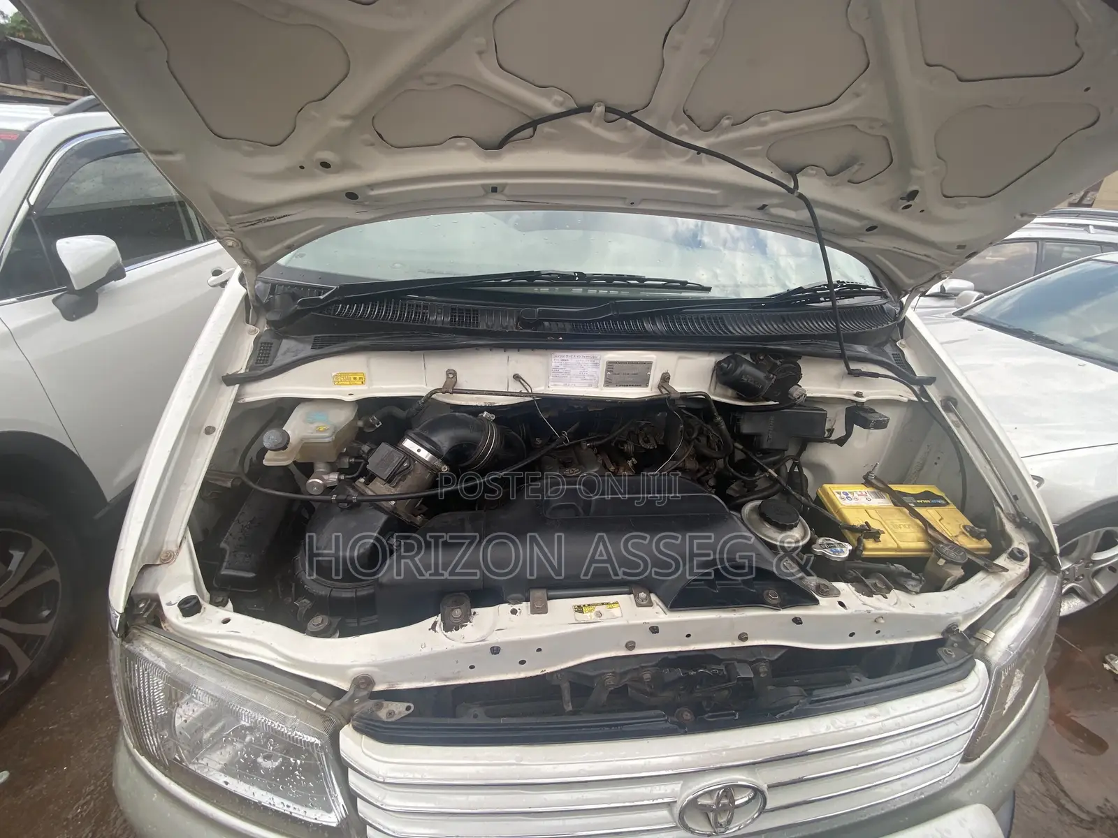 Toyota Regius 1998 White