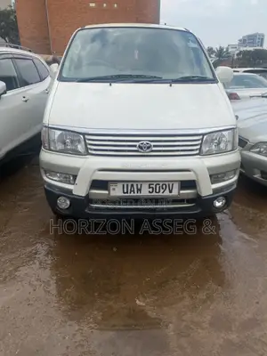 Toyota Regius 1998 White