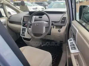 Toyota Noah 2012 Blue