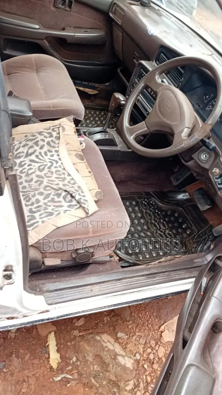 Toyota Corona 1992 White