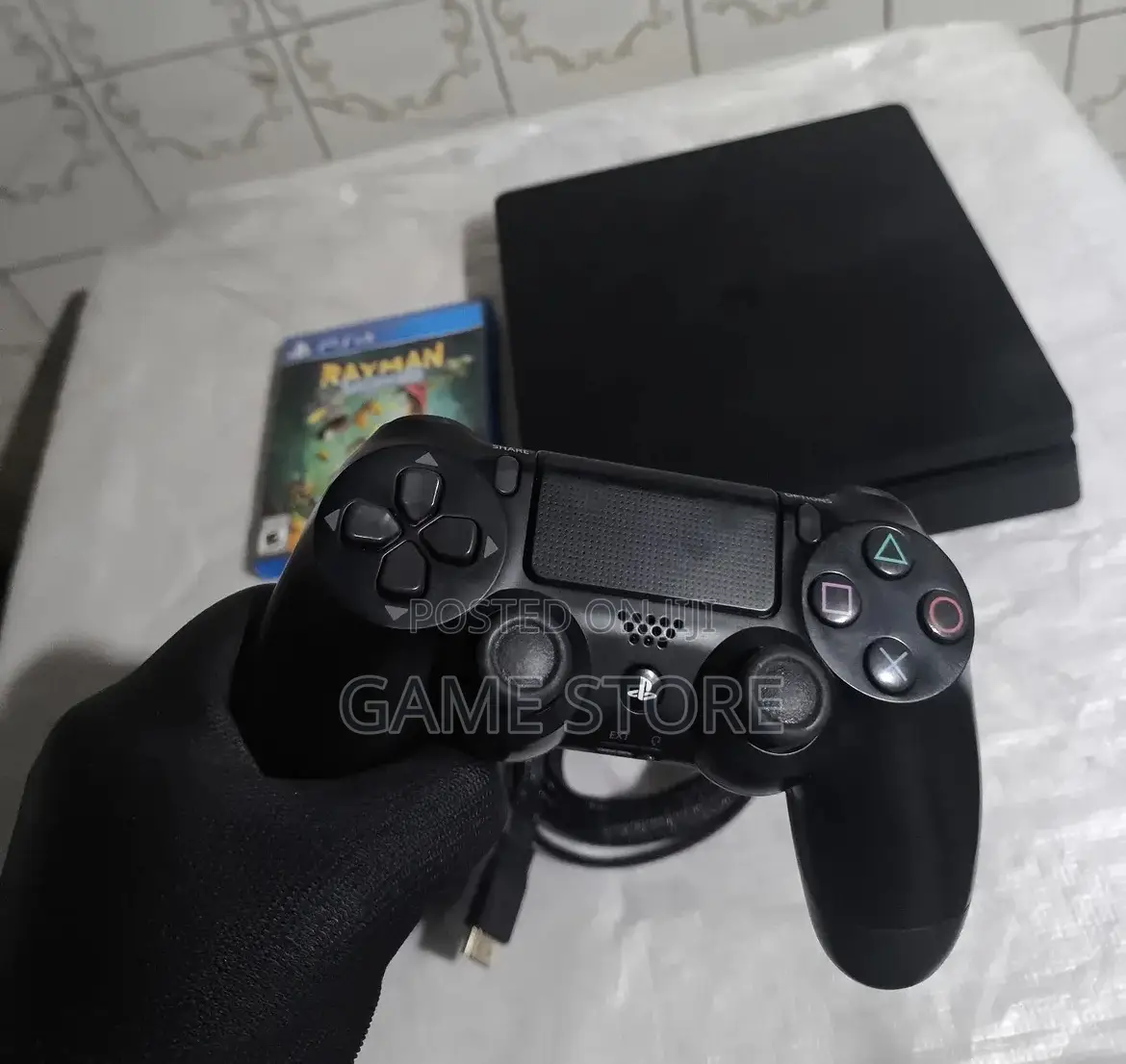 Chipped PS4 Fat Console, 12 Games, 2 Pads, UGX, Kampala