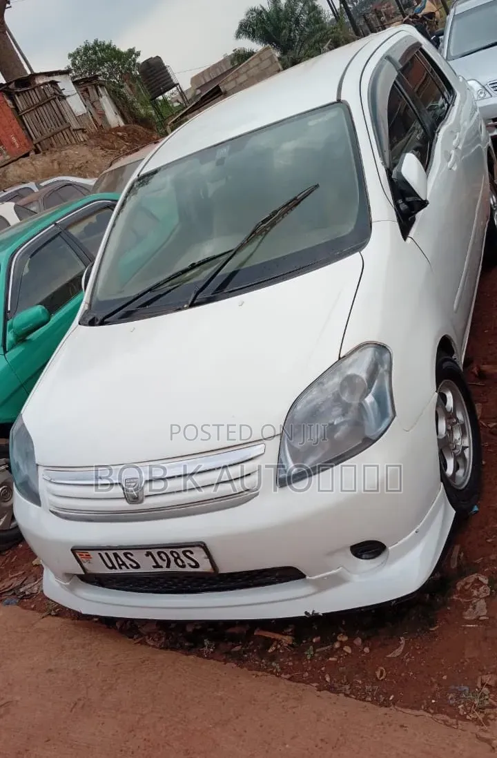 Toyota Raum 2005 White
