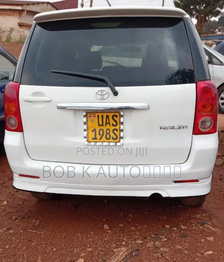 Toyota Raum 2005 White