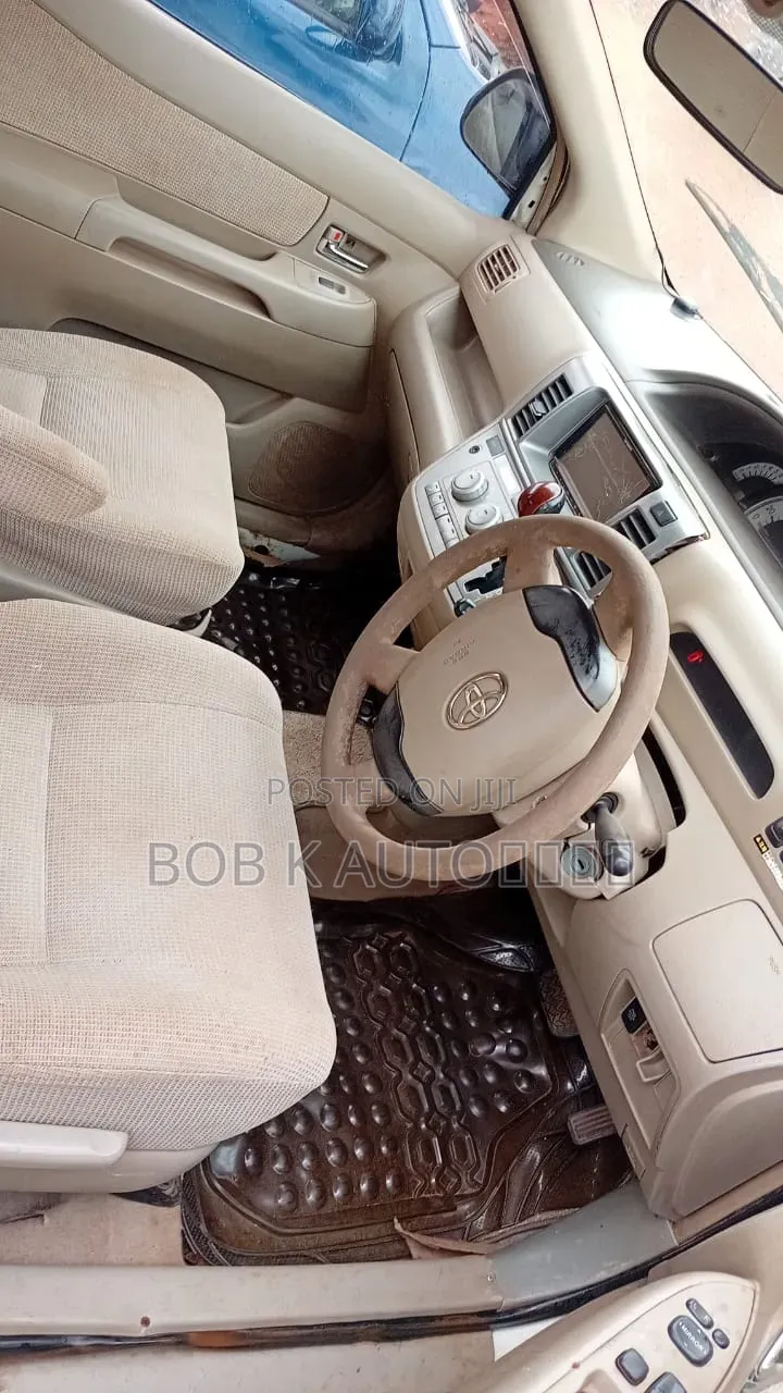 Toyota Raum 2005 White