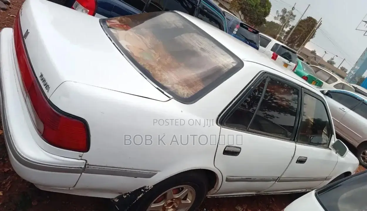 Toyota Corona 1992 White