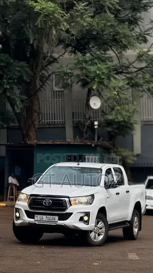 Toyota Hilux Revo Double Cab Petrol 2.7 AWD 2020 White