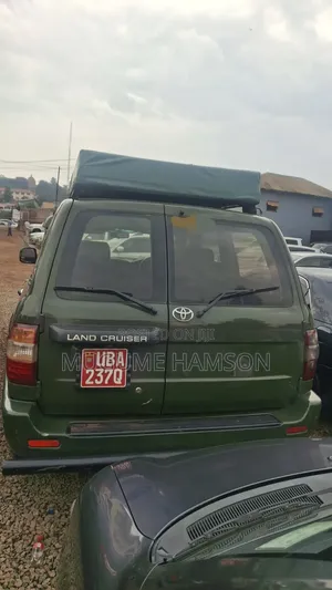 Toyota Land Cruiser 2001 Green