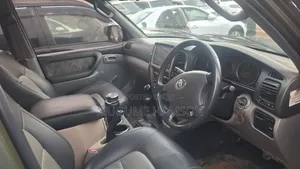Toyota Land Cruiser 2001 Green