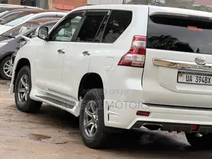 Toyota Land Cruiser Prado 2017 White