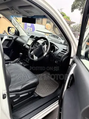Toyota Land Cruiser Prado 2017 White