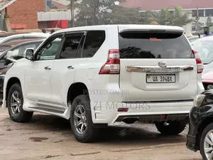 Toyota Land Cruiser Prado 2017 White
